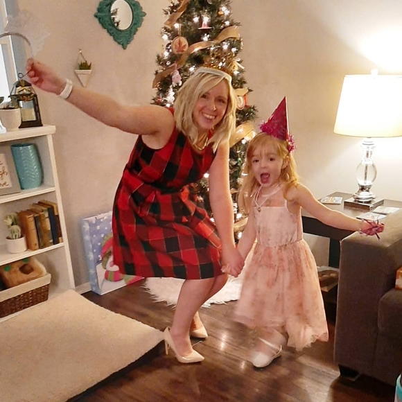 Meet your Posher, Holly - Picture 1 of 1